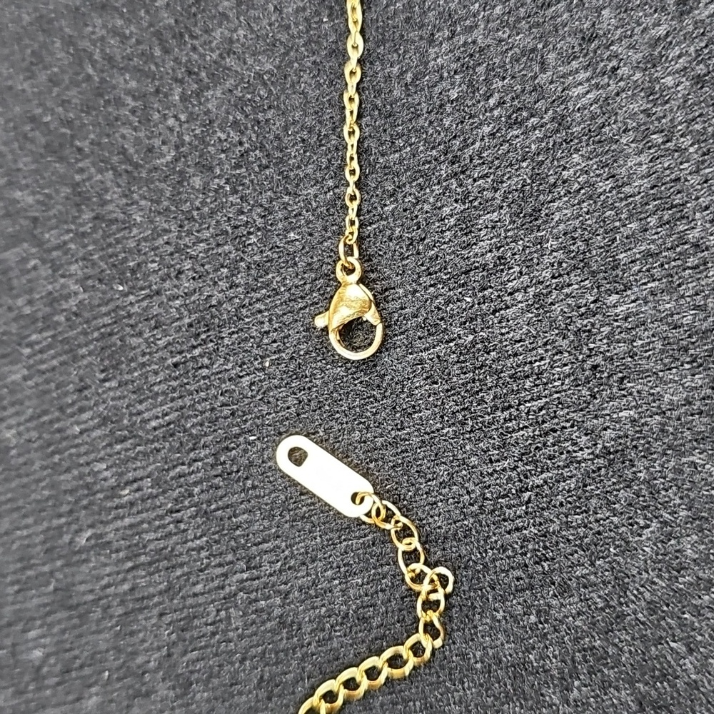 NEW 18KGP 16" CLOVER MOTIF NECKLACE WITH MATCHING CLOVER MOTIF STUD EARRINGS - Picture 10 of 12
